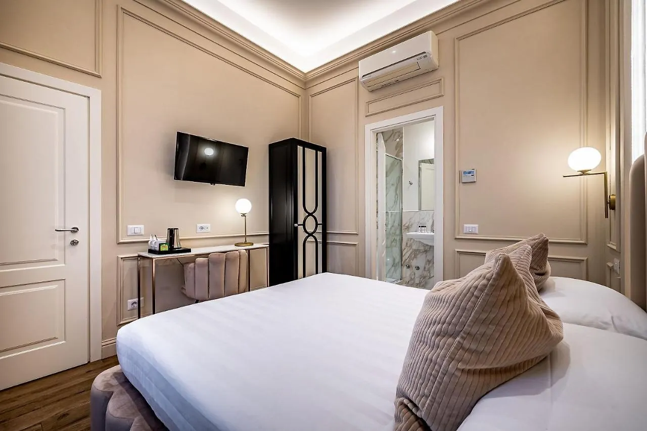 Marmara Small Luxury Rooms Florence Guest house